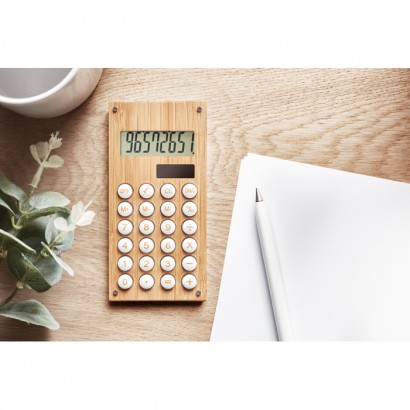 Kalkulator w bambusowej obudowie